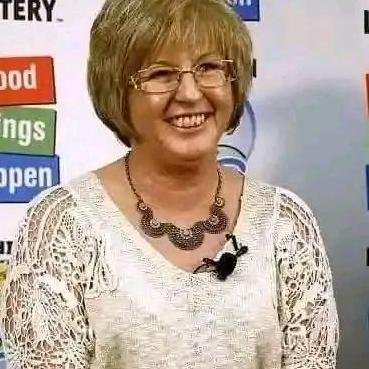 Julie  Leach 