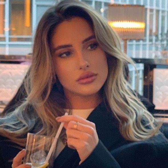 Tia  Lineker