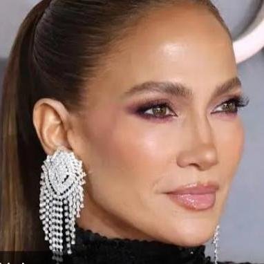 Jennifer  Lopez 