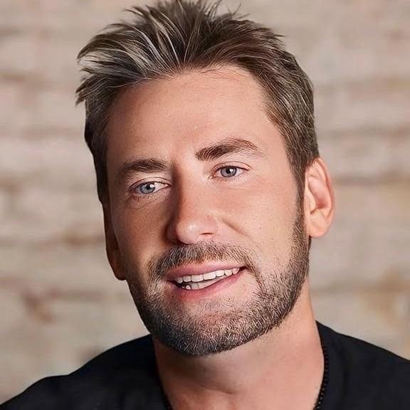 Chad  Kroeger 